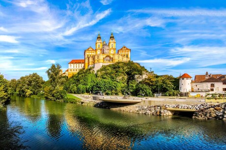  - Die Donau zur Frühjahrsblüte